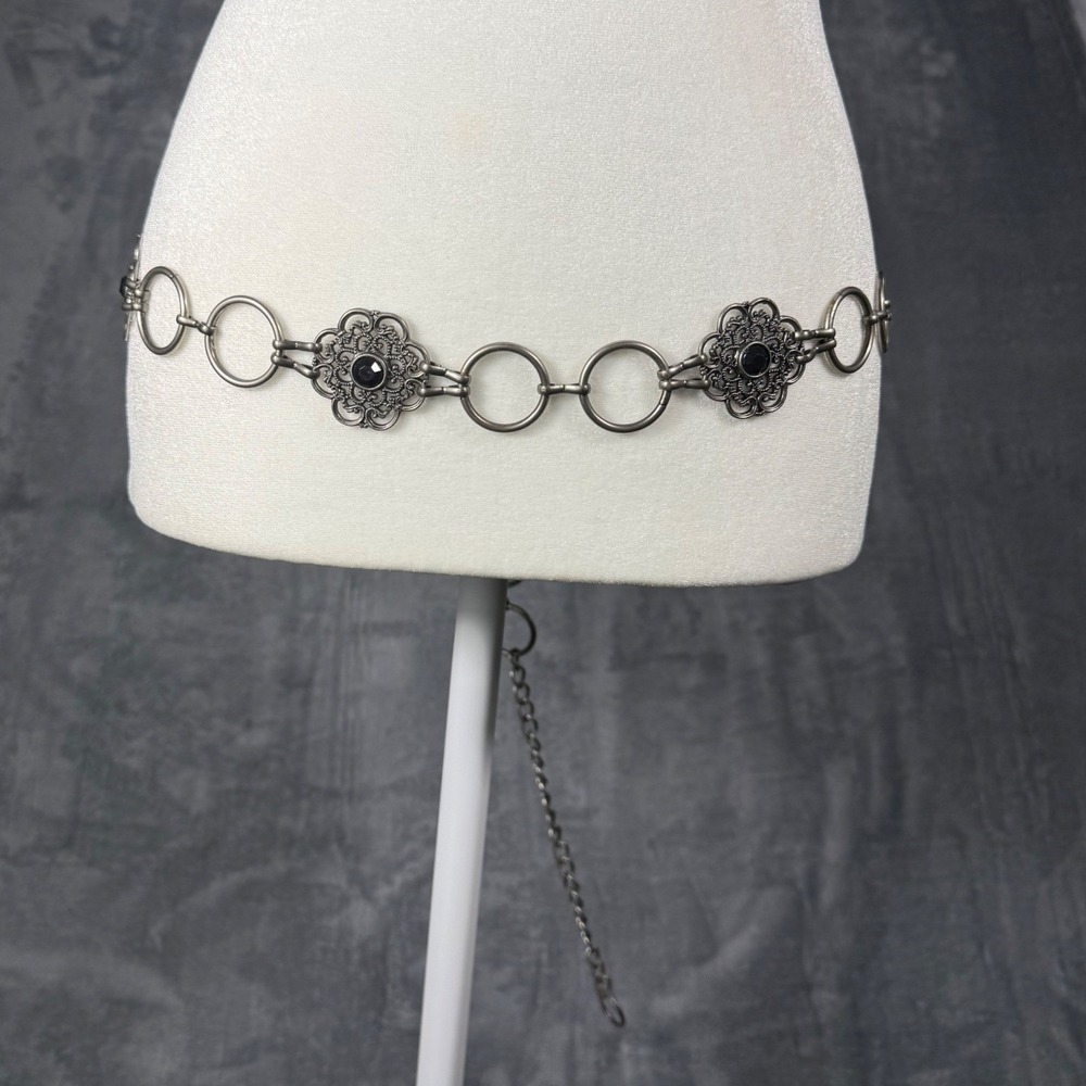 Vintage Silver Filigree Chain Belt Black Gemstone Medallion Boho Goth 48 Inch - Picture 3 of 9